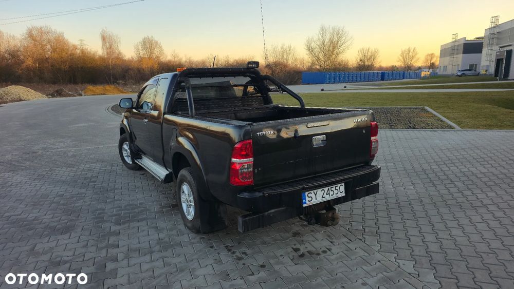 Toyota Hilux 2.5 D-4D SR - 2