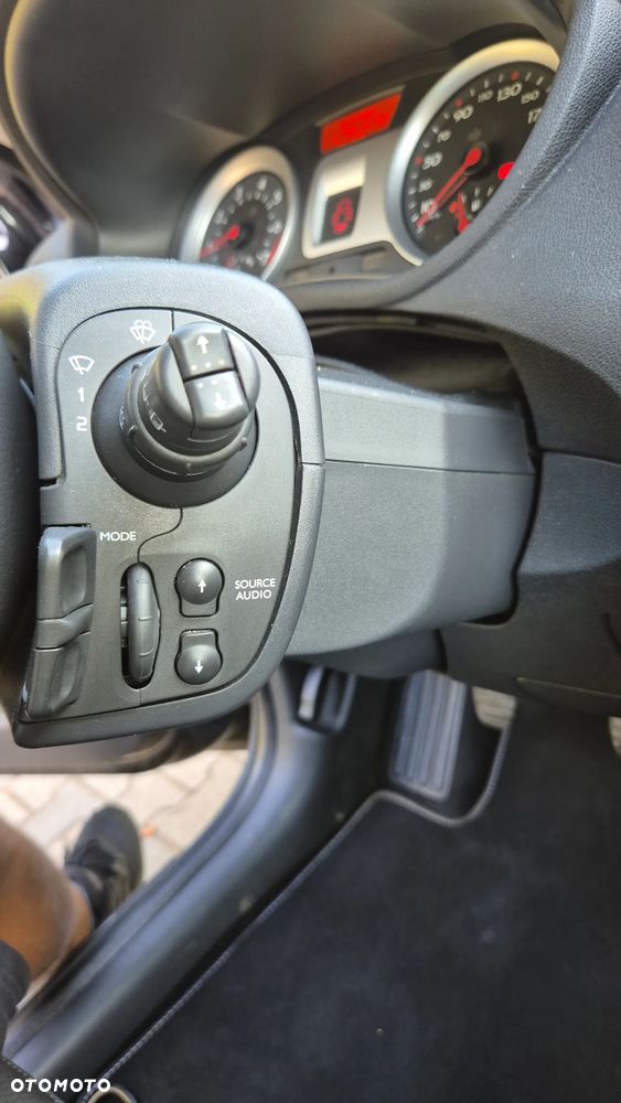 Renault Clio 1.6 Confort Privilege - 17