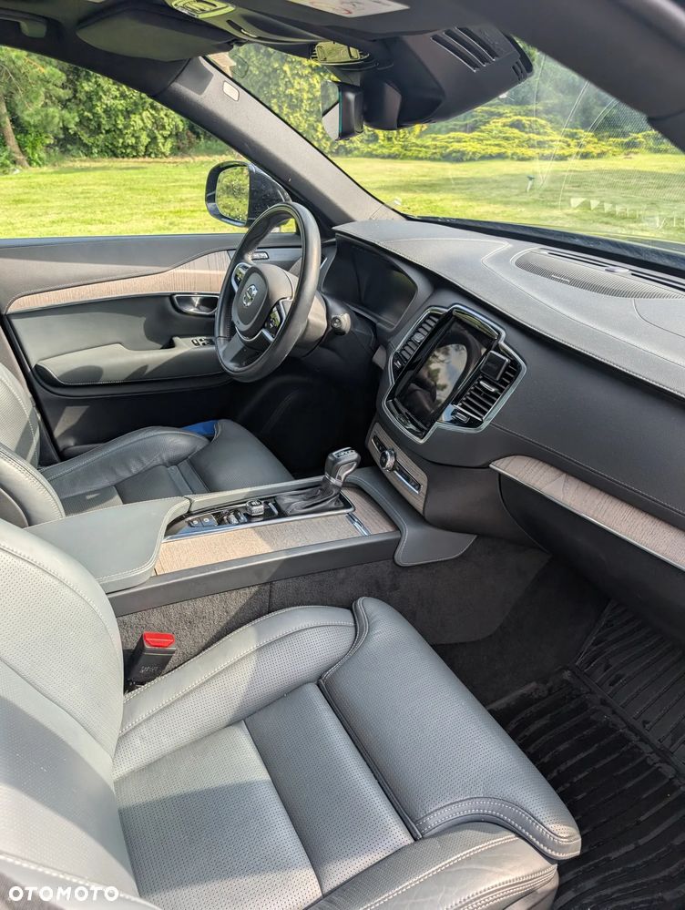 Volvo XC 90 - 8
