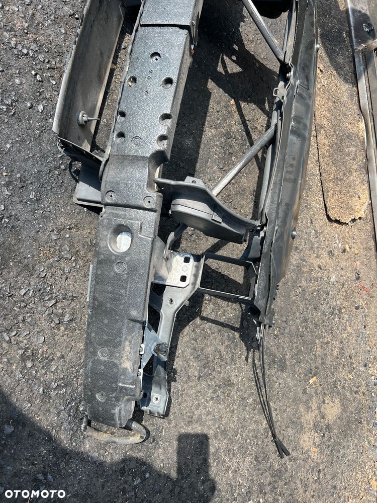 Pas przedni komplety  belka gąbka osłona plastiki Bmw e60 e61 - 2