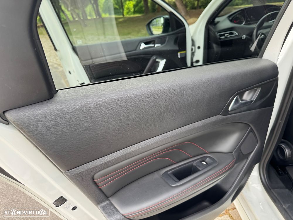 Peugeot 308 SW - 15