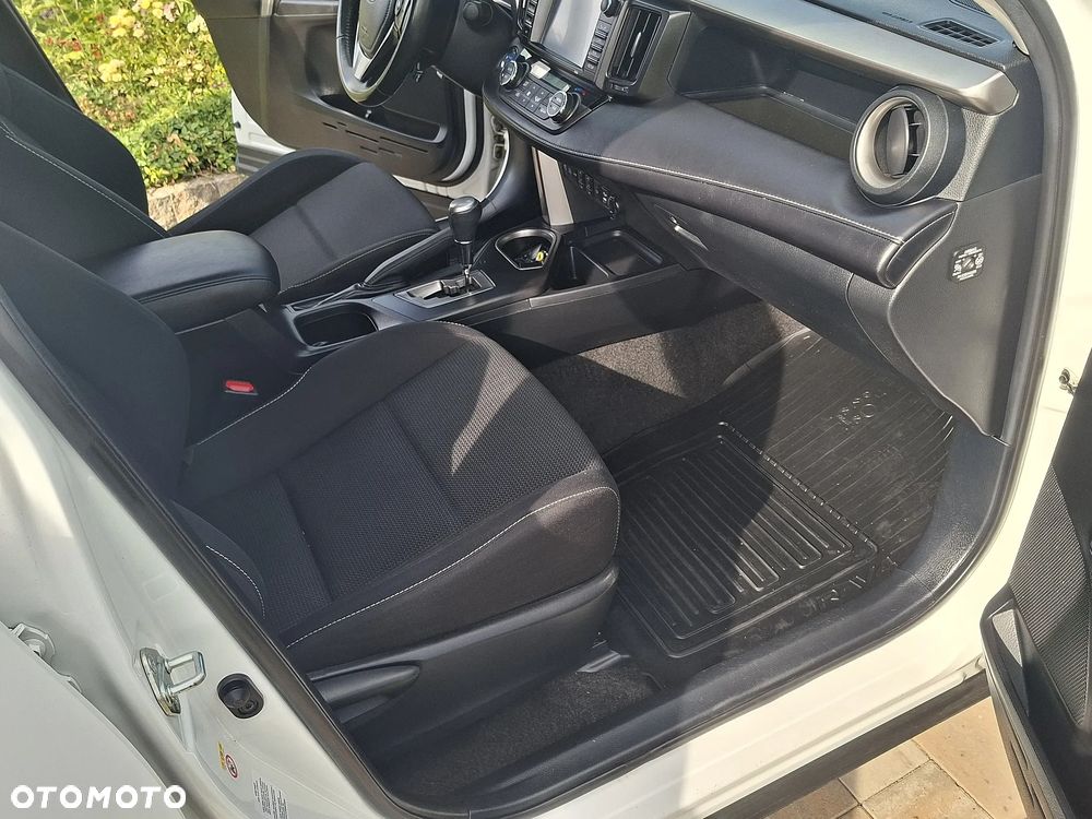 Toyota RAV4 - 13