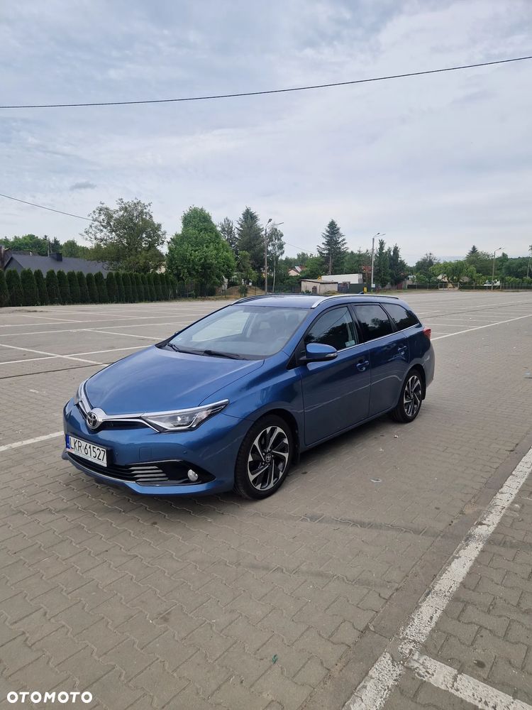 Toyota Auris 1.6 Premium - 1