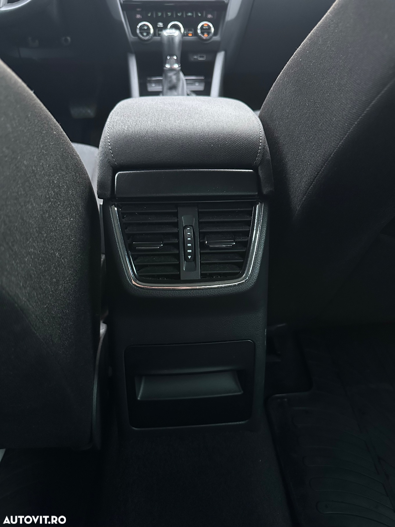 Skoda Octavia 2.0 TDI DSG 4X4 Style - 34