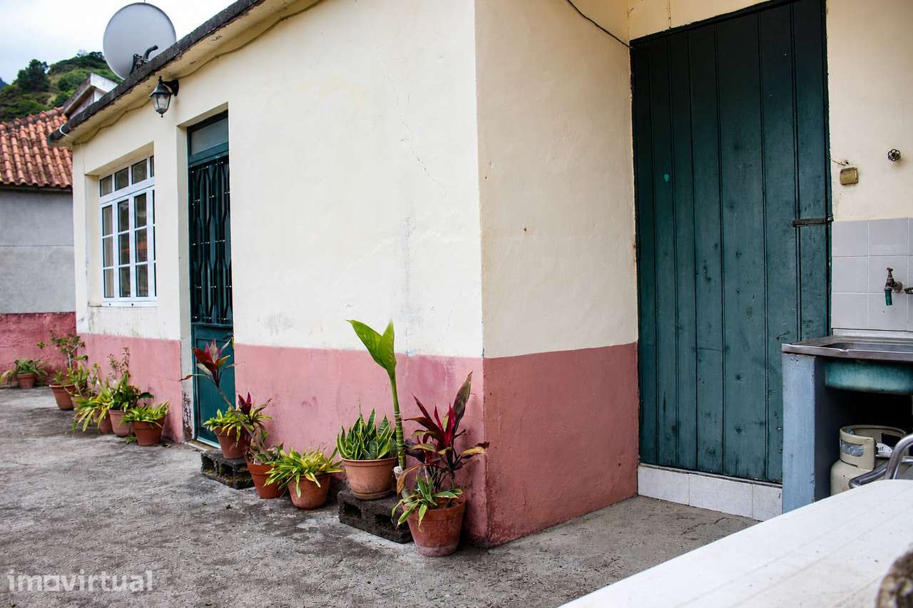 Moradia T2 com quintal e garagem no Porto da Cruz - Grande imagem: 5/15