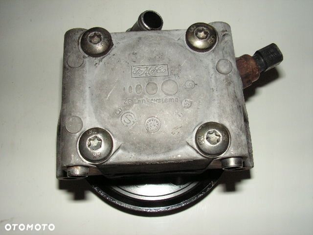 FOCUS MK2 1,4 ZF 16V POMPA WSPOMAGANIA 4M513A696 - 4