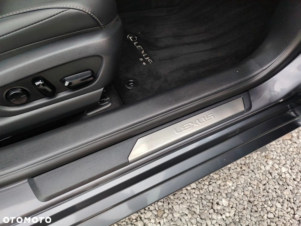 Lexus ES 300h Business Edition - 36