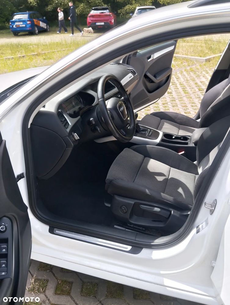 Audi A4 ver-avant-3-0-tdi-dpf-quattro-s-line-sportpaket-plus- - 17