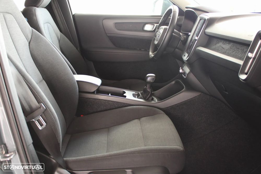 Volvo XC 40 2.0 D3 Momentum Core - 8