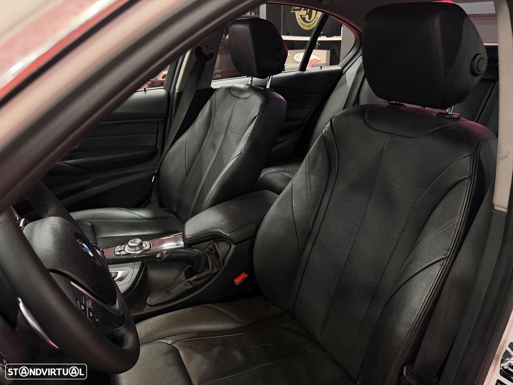 BMW 320 d Sport-Aut. Luxury Line - 22