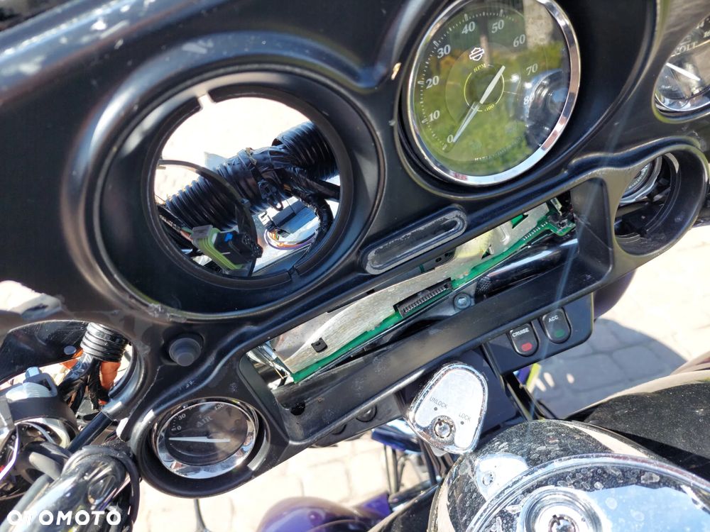 Harley-Davidson FLH Electra Glide - 11