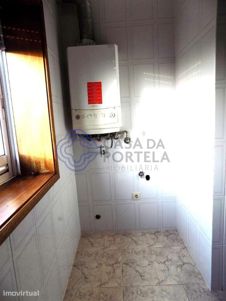 T3-Arrendamento-Último Andar-Mozelos-Continente-Lidl - Grande imagem: 4/18