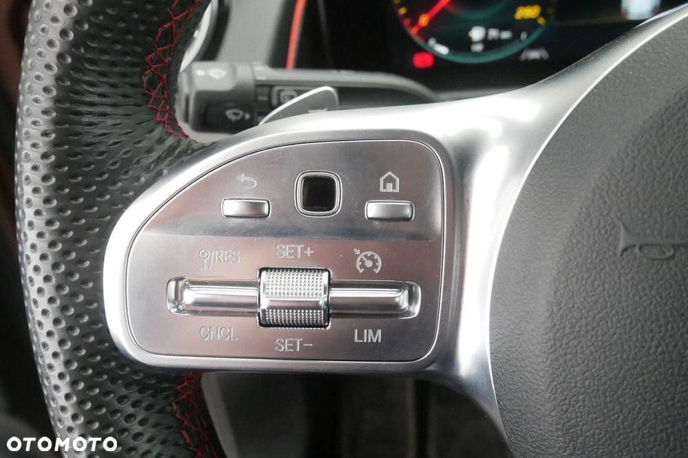 Mercedes-Benz GLB - 23