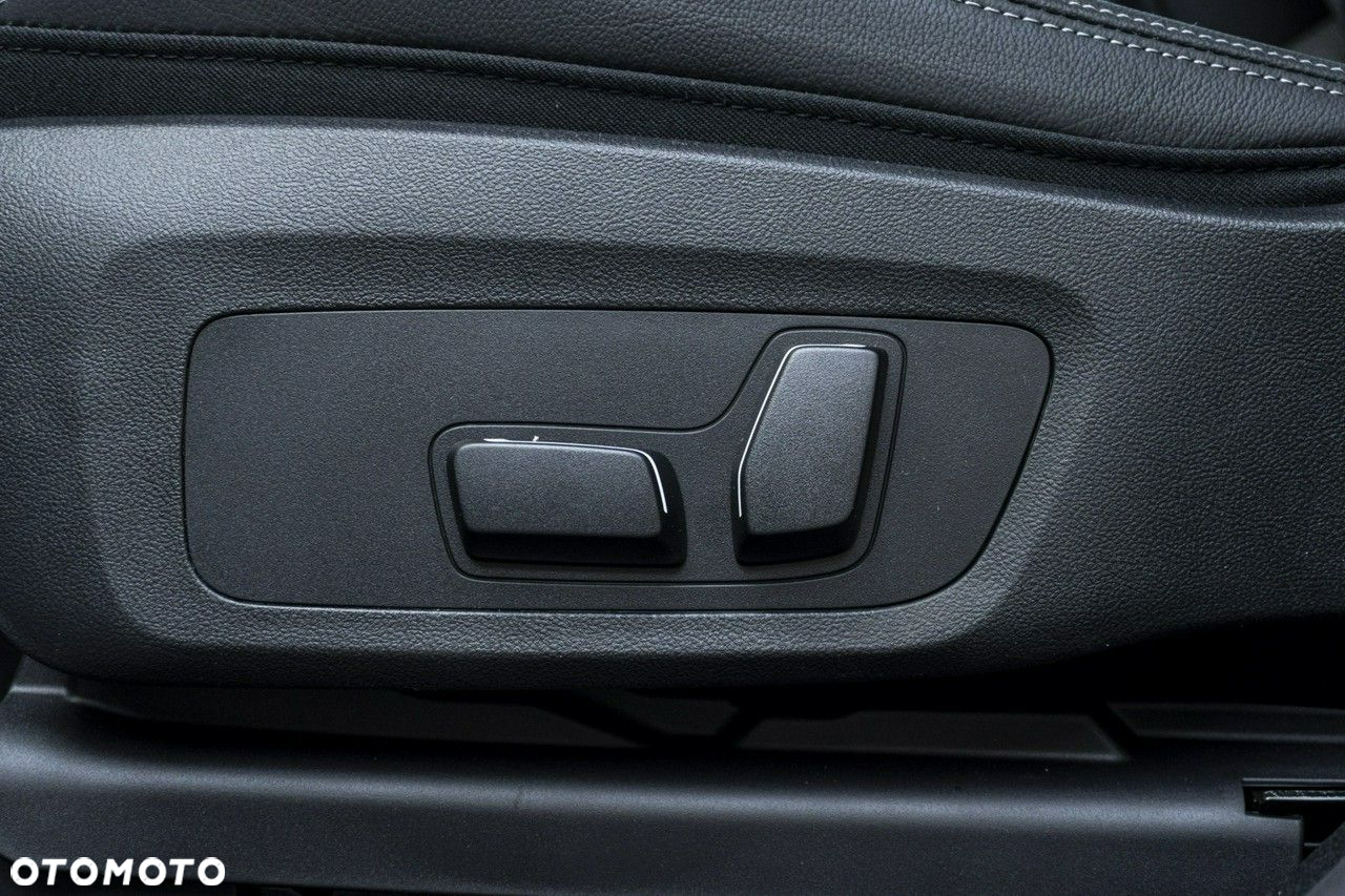 BMW iX3 - 11