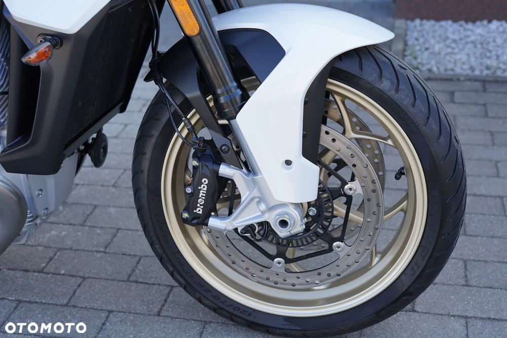 Moto Guzzi V100 Mandello - 14