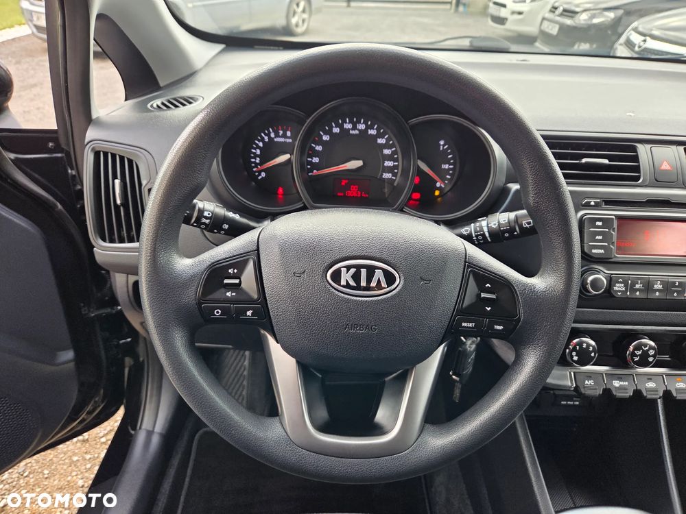 Kia Rio 1.4 Dream Team Edition - 29