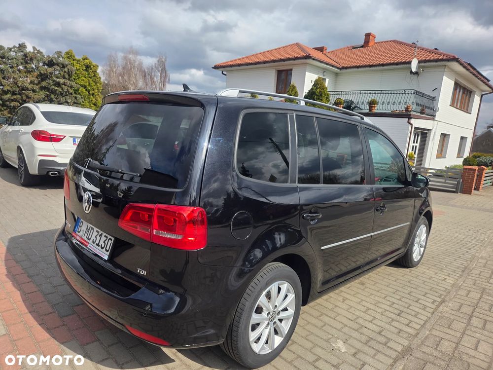 Volkswagen Touran - 9