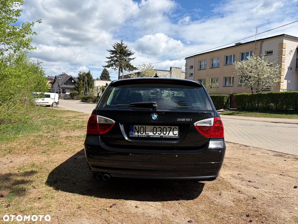 BMW Seria 3 325i - 5