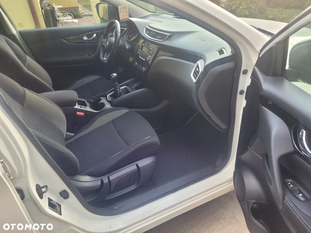 Nissan Qashqai 1.6 DIG-T Visia - 16