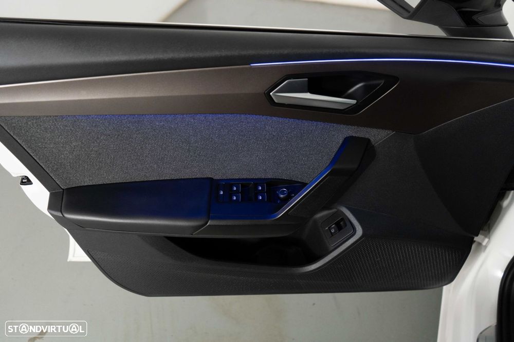 SEAT Leon ST 1.4 e-Hybrid Xcellence DSG - 17