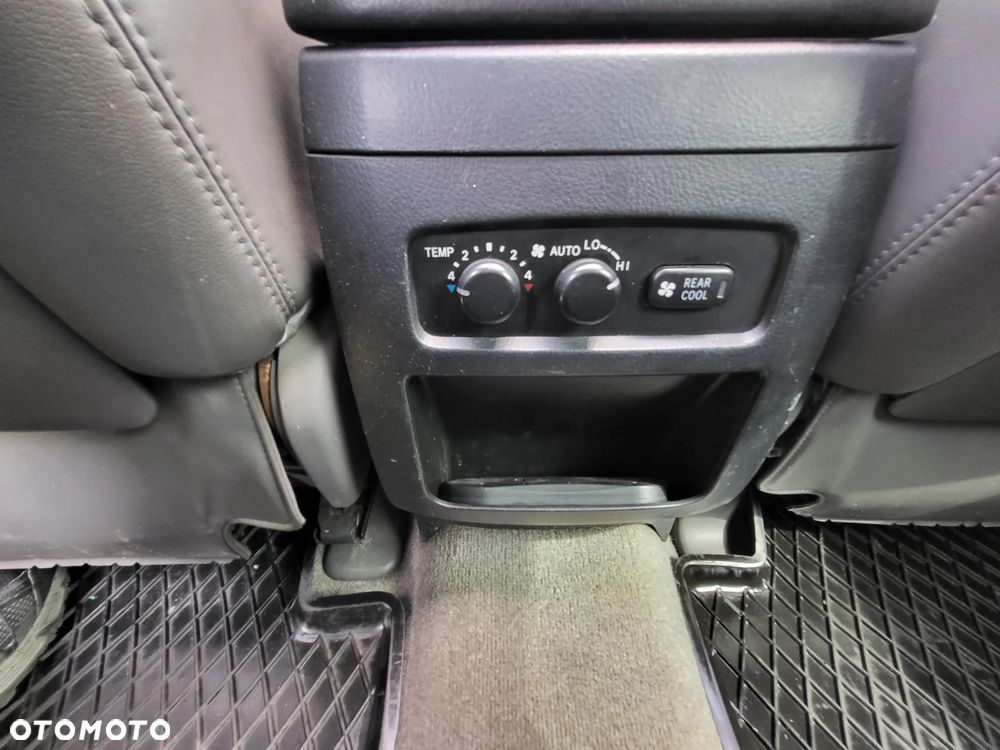 Toyota Land Cruiser - 15