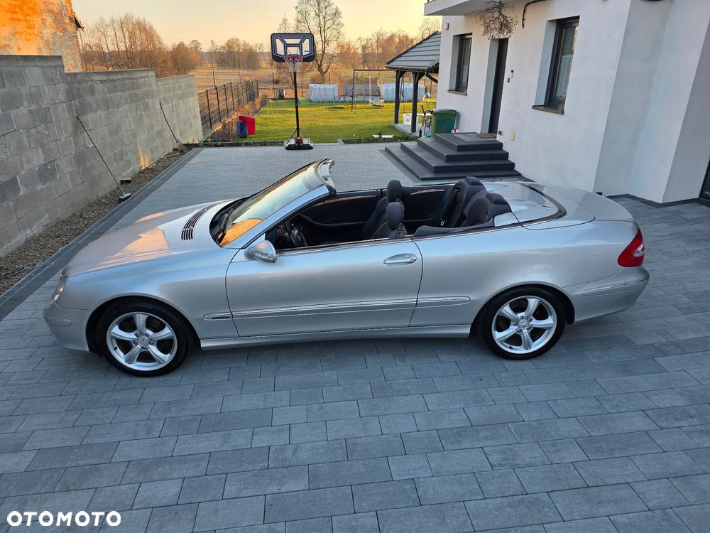 Mercedes-Benz CLK - 24
