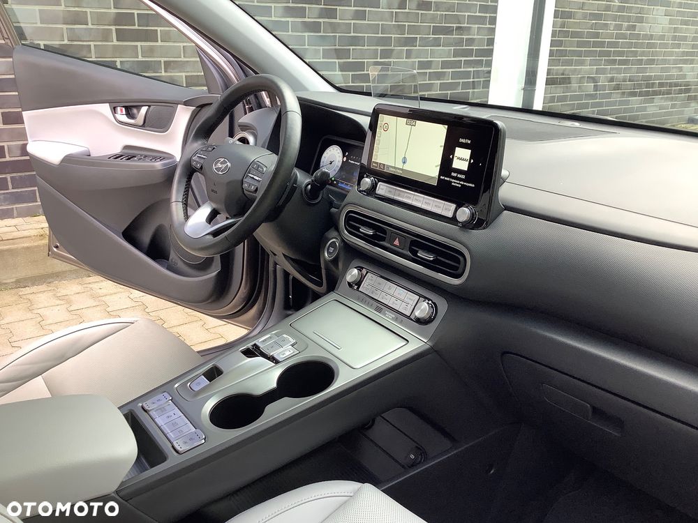 Hyundai Kona 64kWh Executive - 14