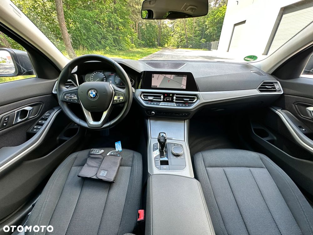 BMW Seria 3 320d xDrive MHEV Sport Line - 25