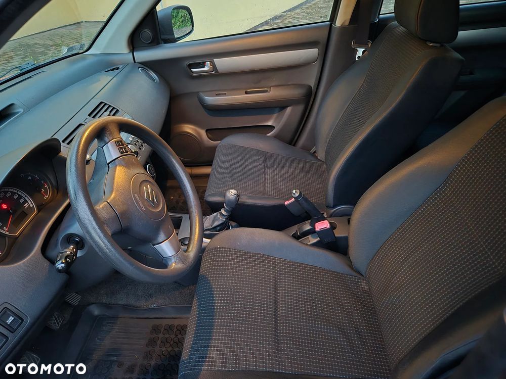 Suzuki Swift - 13