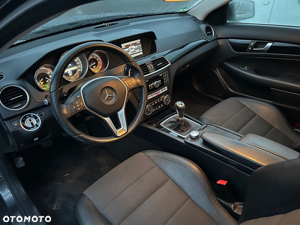 Mercedes-Benz Klasa C 180 (BlueEFFICIENCY) - 12
