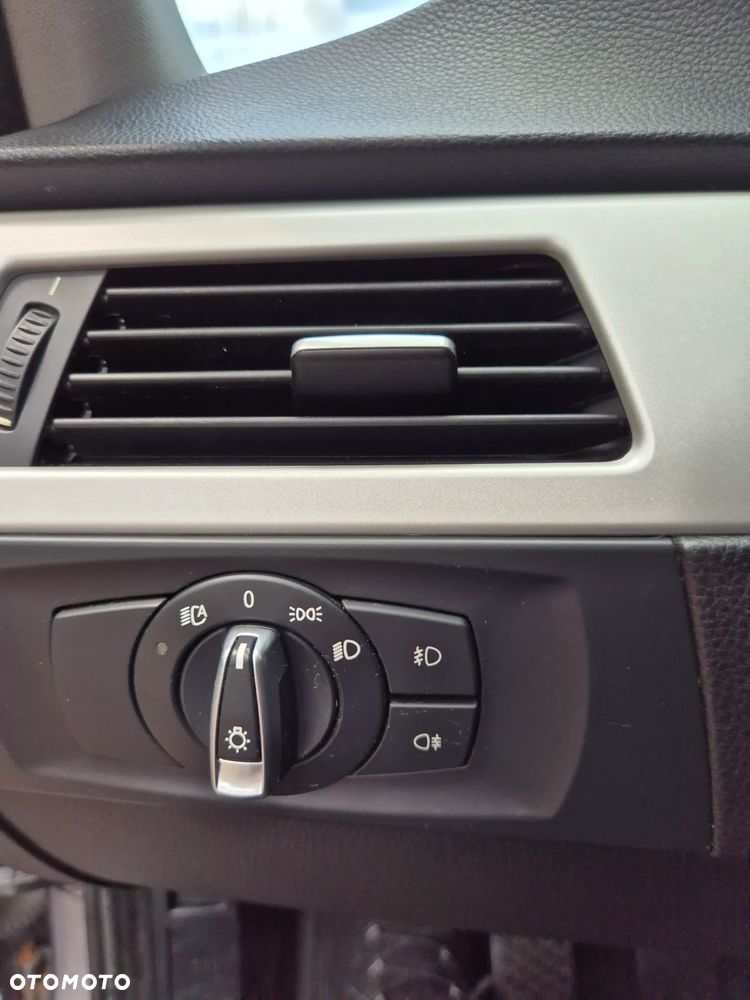 BMW Seria 3 320i - 26