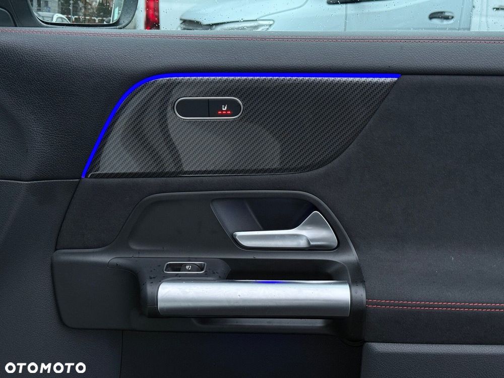 Mercedes-Benz GLA 200 AMG Line - 25