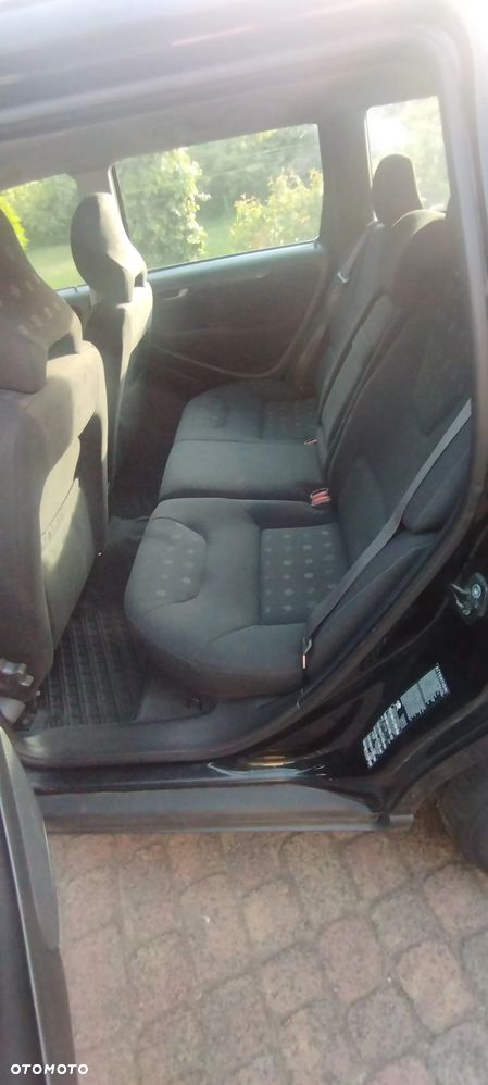 Volvo V70 D5 Comfort - 16