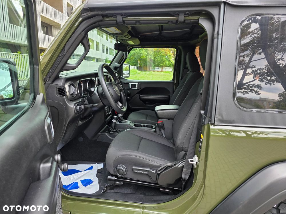 Jeep Wrangler - 4