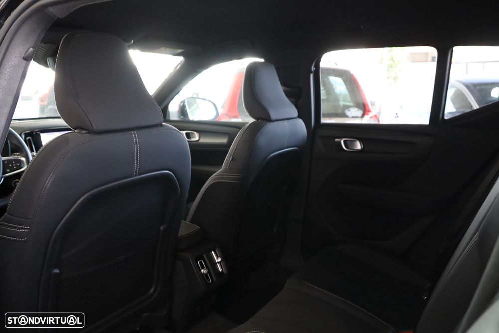 Volvo XC 40 2.0 B3 Plus Dark - 11