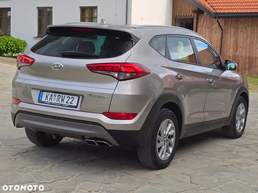 Hyundai Tucson 2.0 CRDi 4WD Automatik Style - 12