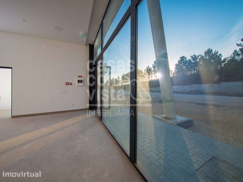 Armazém Novo com Dois Pisos | Maceira - Leiria - Grande imagem: 2/39