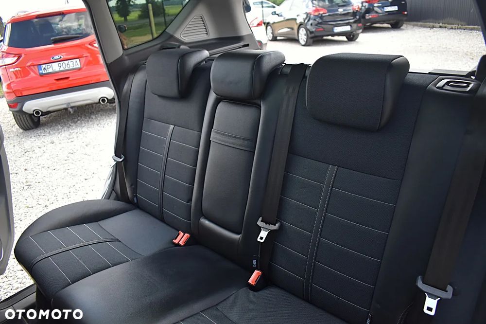 Ford Kuga 2.0 TDCi 2x4 Titanium - 20