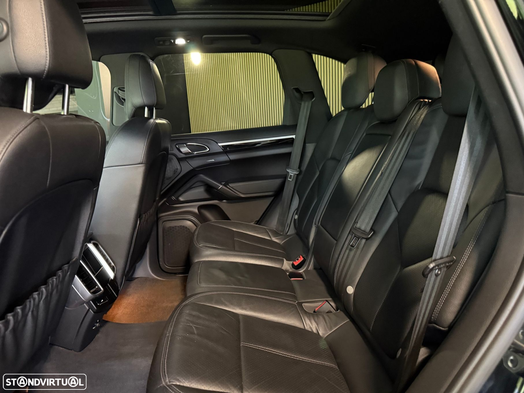 Porsche Cayenne S Hybrid - 36