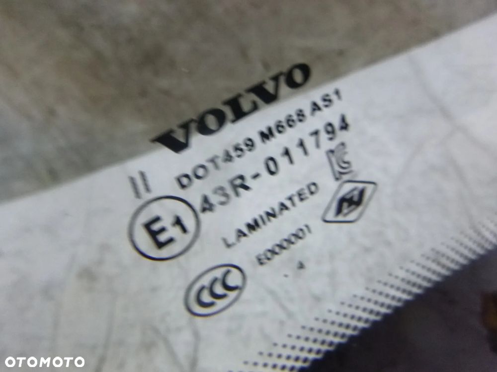 szyba ładowarka Volvo - przednia 15015408, 15079714, 11412055, 1507914  f h g L60 L70 L90 L120 L180 L220 L350 - 4