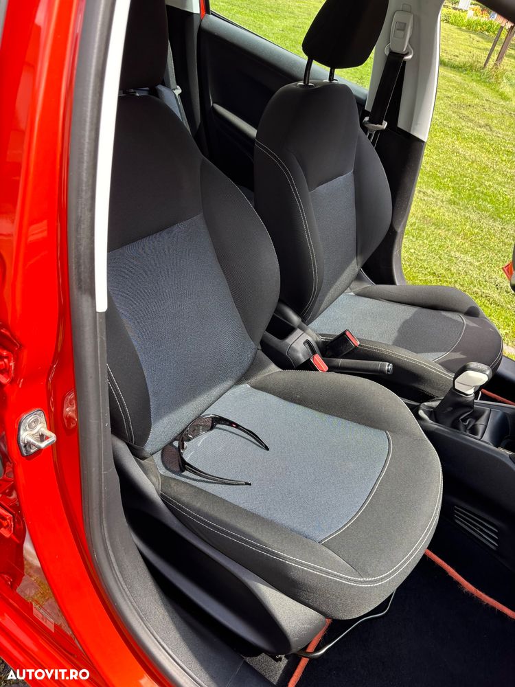 Peugeot 208 - 13