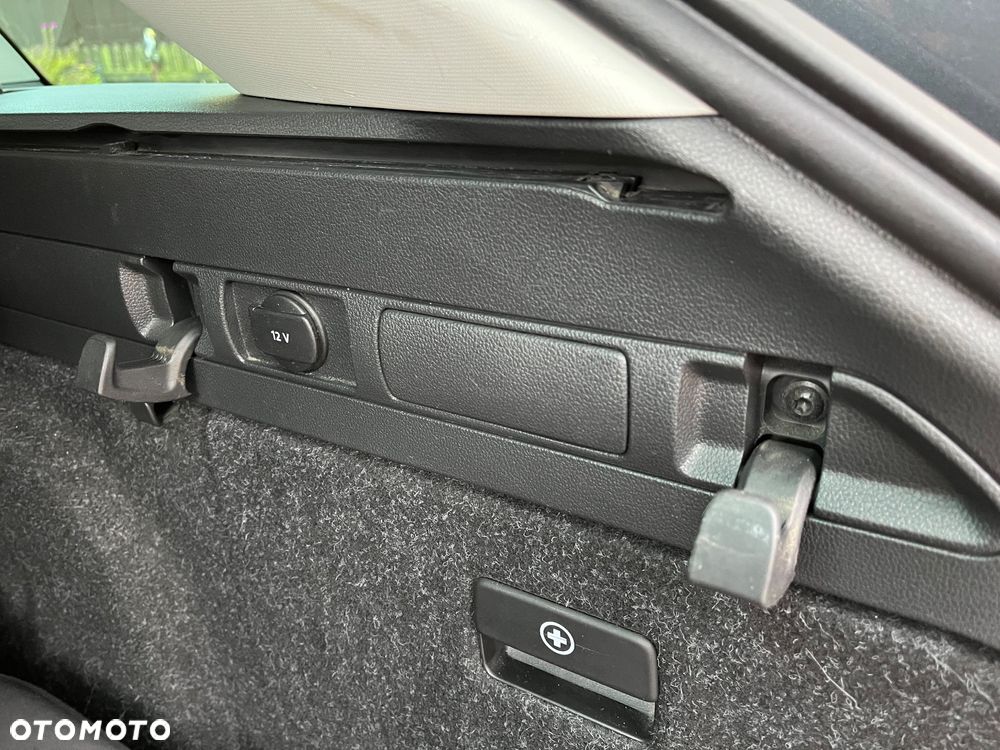 Skoda Superb Combi 2.0 TDI DSG Ambition - 30