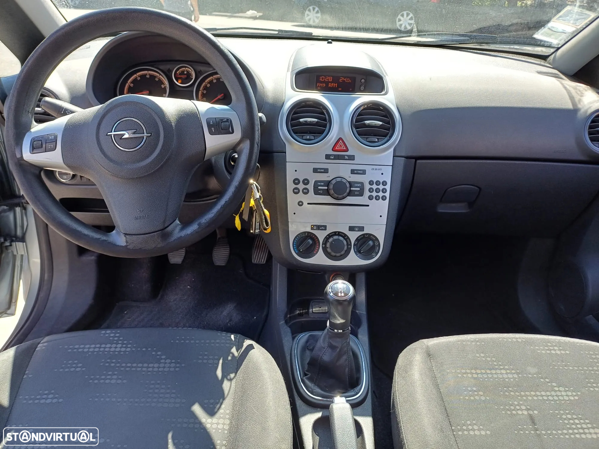 Opel Corsa 1.2 Cosmo - 4