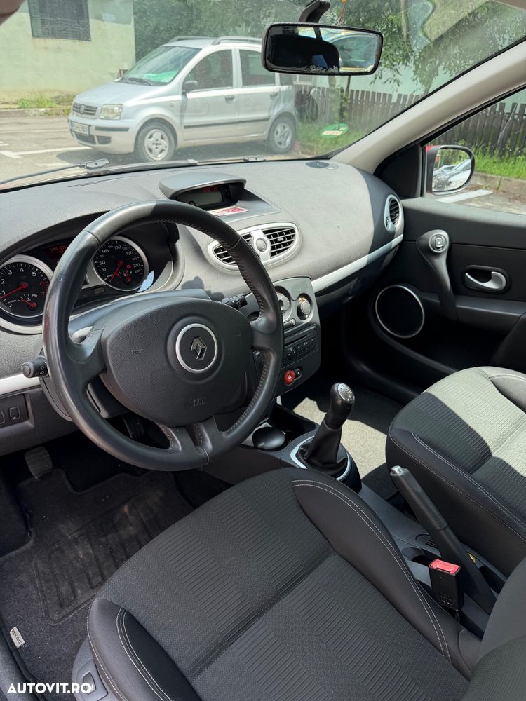 Renault Clio - 8