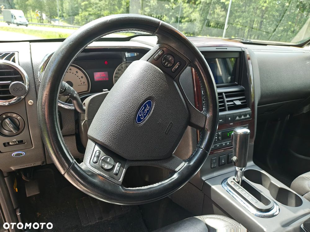 Ford Explorer 4.6 4WD - 13