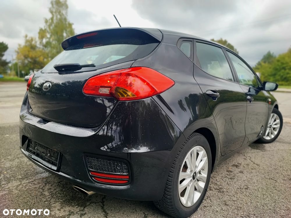 Kia Ceed - 11
