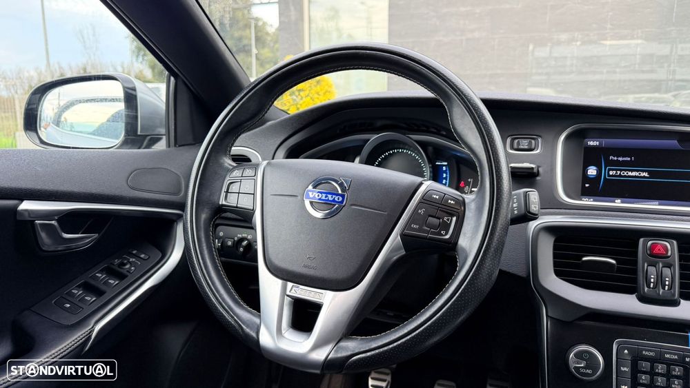 Volvo V40 1.6 D2 R-Design - 11