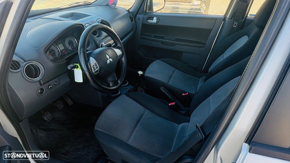 Mitsubishi Colt - 6