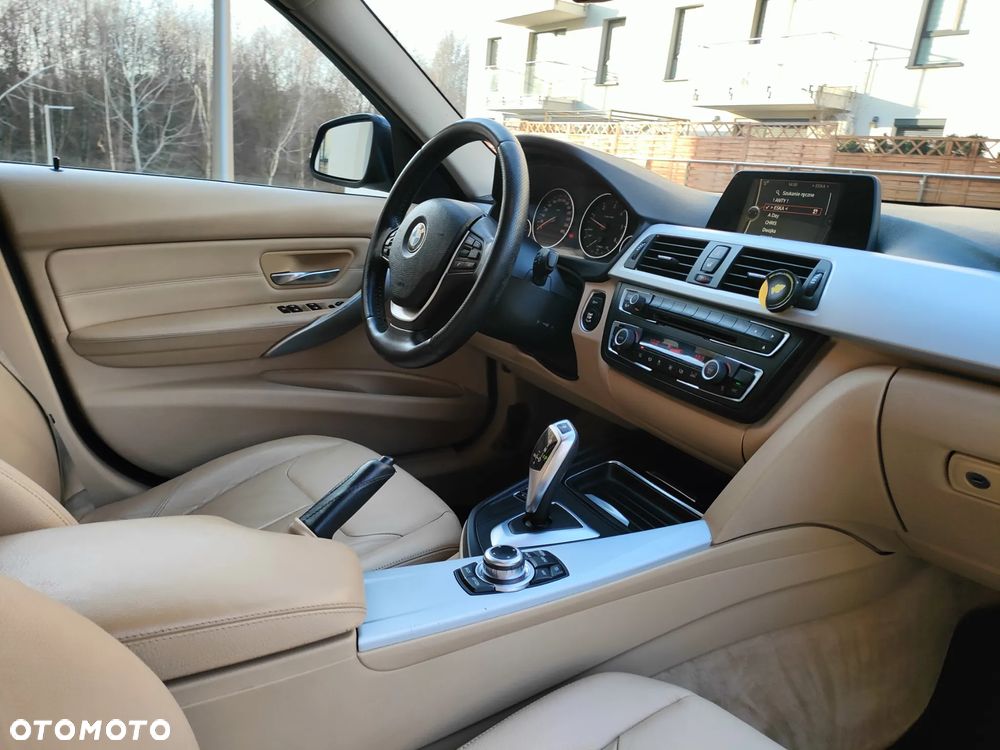 BMW Seria 3 320d Sport-Aut Sport Line - 17