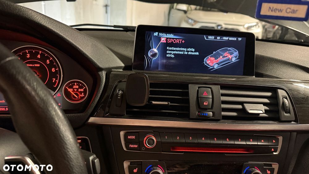 BMW Seria 3 328i xDrive Sport-Aut Sport Line - 18